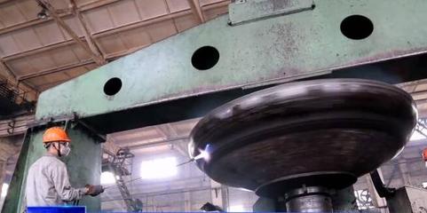 齊魯機械旋壓封頭創(chuàng)造鈦復合板整板旋制極限